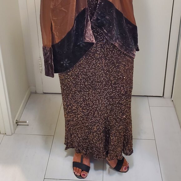 Gorgeous Fully-beaded Evening Gown - Picture 7 of 11